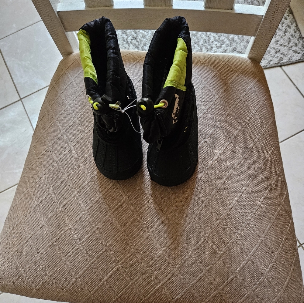 Koala Kids Snowboots -Size 7
